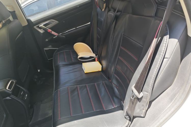 Used Geely Auto Emgrand X7 Sport 2020 1.8TD DCT Two-Wheel Drive Smart Connect 4G-Enabled Version Left Rear Seat
