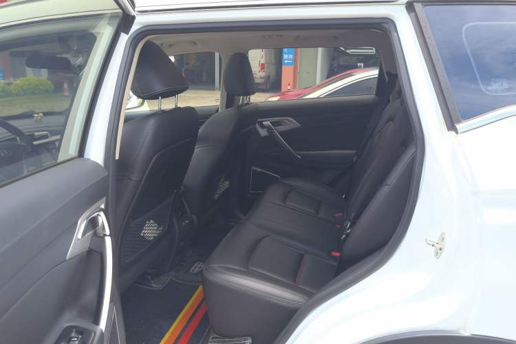 Used Geely Auto Emgrand X7 Sport 2020 1.8TD DCT Two-Wheel Drive Smart Connect 4G-Enabled Version Left Rear Seat