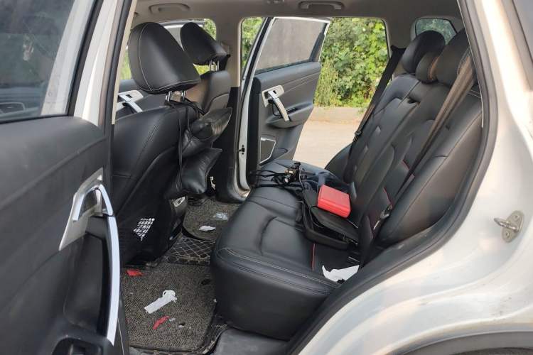 Used Geely Auto Emgrand X7 Sport 2020 1.8TD DCT Two-Wheel Drive Smart Connect 4G-Enabled Version Left Rear Seat