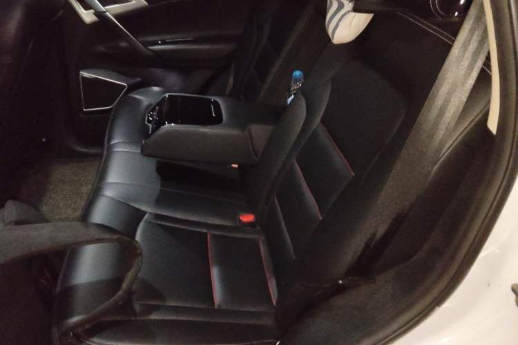 Used Geely Auto Emgrand X7 Sport 2020 1.8TD DCT Two-Wheel Drive Smart Connect 4G-Enabled Version Left Rear Seat