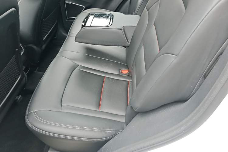 Used Geely Auto Emgrand X7 Sport 2020 1.8TD DCT Two-Wheel Drive Smart Connect 4G-Enabled Version Left Rear Seat