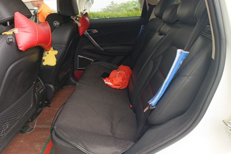 Used Geely Auto Emgrand X7 Sport 2020 1.8TD DCT Two-Wheel Drive Smart Connect 4G-Enabled Version Left Rear Seat