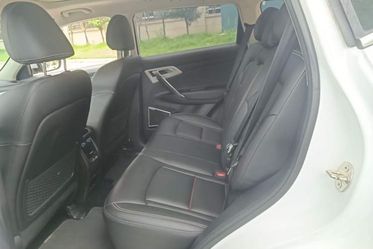 Used Geely Auto Emgrand X7 Sport 2020 1.8TD DCT Two-Wheel Drive Smart Connect 4G-Enabled Version Left Rear Seat