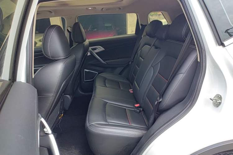 Used Geely Auto Emgrand X7 Sport 2020 1.8TD DCT Two-Wheel Drive Smart Connect 4G-Enabled Version Left Rear Seat