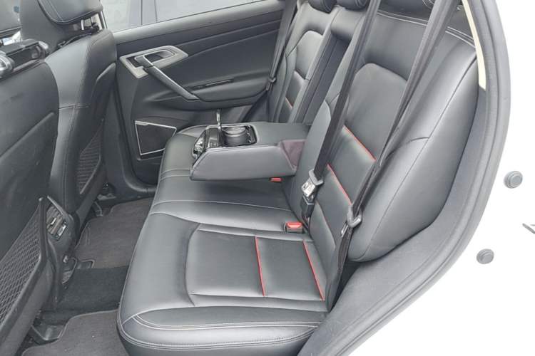 Used Geely Auto Emgrand X7 Sport 2020 1.8TD DCT Two-Wheel Drive Smart Connect 4G-Enabled Version Left Rear Seat