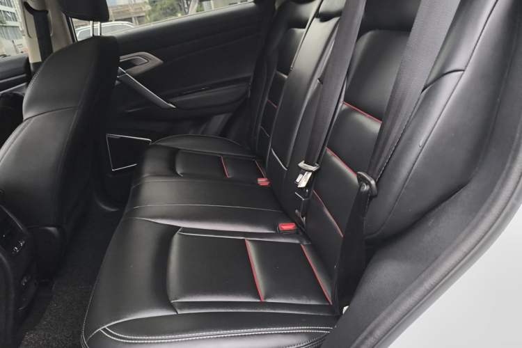 Used Geely Auto Emgrand X7 Sport 2020 1.8TD DCT Two-Wheel Drive Smart Connect 4G-Enabled Version Left Rear Seat