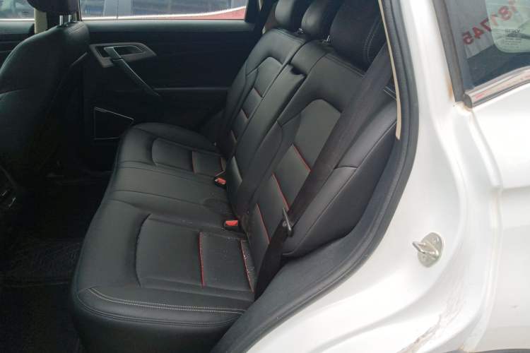 Used Geely Auto Emgrand X7 Sport 2020 1.8TD DCT Two-Wheel Drive Smart Connect 4G-Enabled Version Left Rear Seat