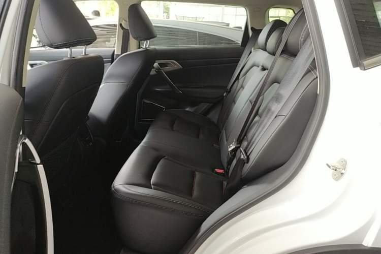 Used Geely Auto Emgrand X7 Sport 2020 1.8TD DCT Two-Wheel Drive Smart Connect 4G-Enabled Version Left Rear Seat
