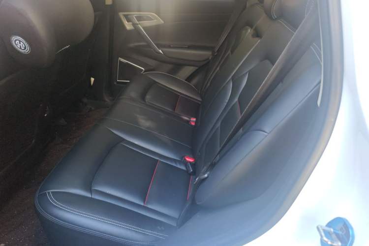 Used Geely Auto Emgrand X7 Sport 2020 1.8TD DCT Two-Wheel Drive Smart Connect 4G-Enabled Version Left Rear Seat