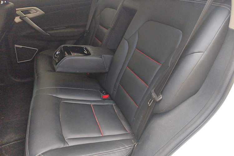 Used Geely Auto Emgrand X7 Sport 2020 1.8TD DCT Two-Wheel Drive Smart Connect 4G-Enabled Version Left Rear Seat