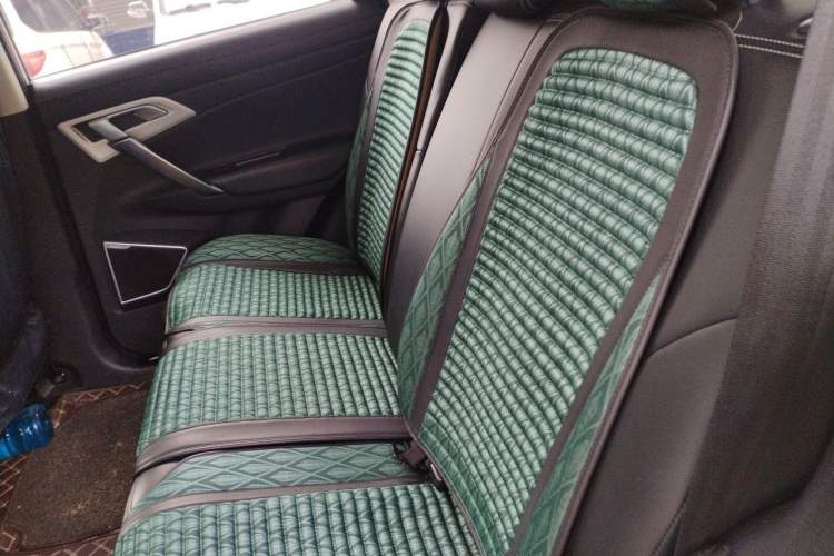 Used Geely Auto Emgrand X7 Sport 2020 1.8TD Manual Two-Wheel Drive Elite Version Left Rear Seat