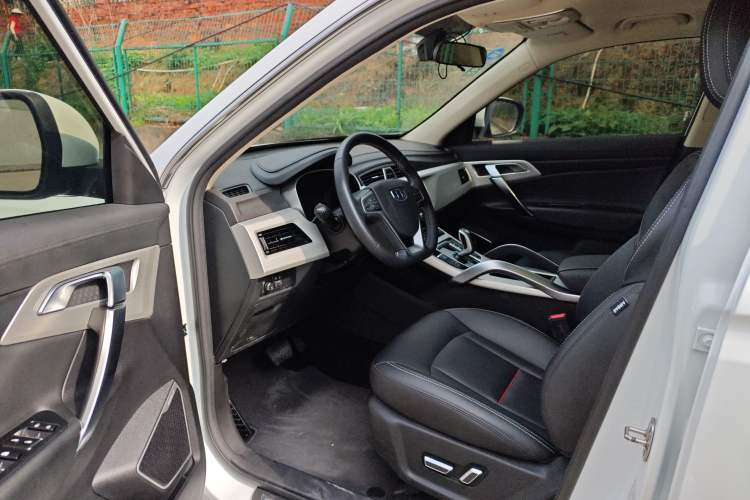 Used Geely Auto Emgrand X7 Sport 2020 1.8TD DCT Two-Wheel Drive Smart Connect 4G-Enabled Version Left Rear Seat