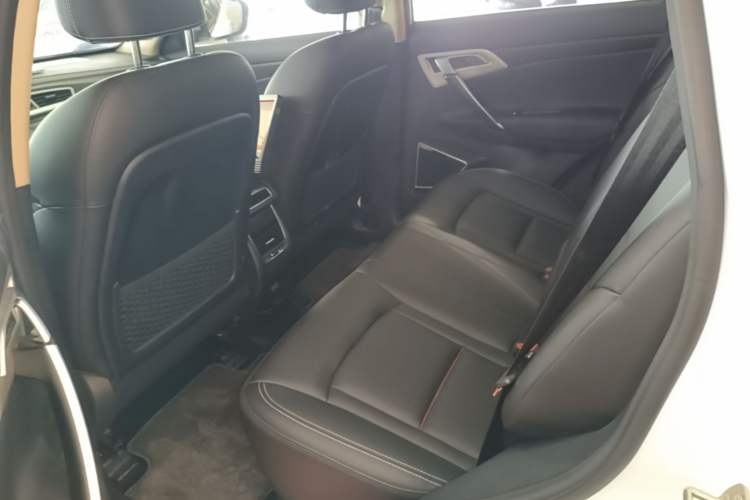 Used Geely Auto Emgrand X7 Sport 2020 1.8TD DCT Two-Wheel Drive Smart Connect 4G-Enabled Version Left Rear Seat
