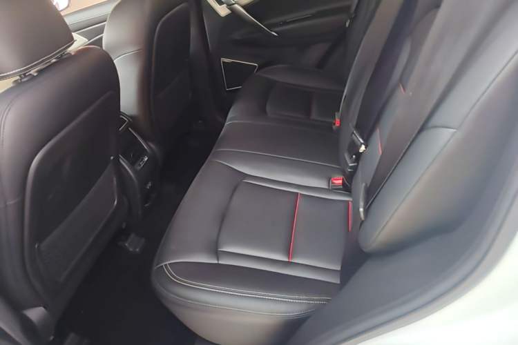 Used Geely Auto Emgrand X7 Sport 2020 1.8TD DCT Two-Wheel Drive Smart Connect 4G-Enabled Version Left Rear Seat
