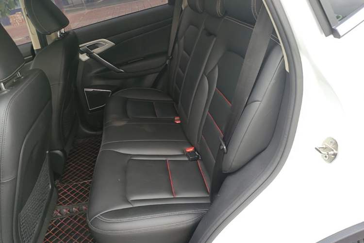 Used Geely Auto Emgrand X7 Sport 2020 1.8TD DCT Two-Wheel Drive Smart Connect 4G-Enabled Version Left Rear Seat