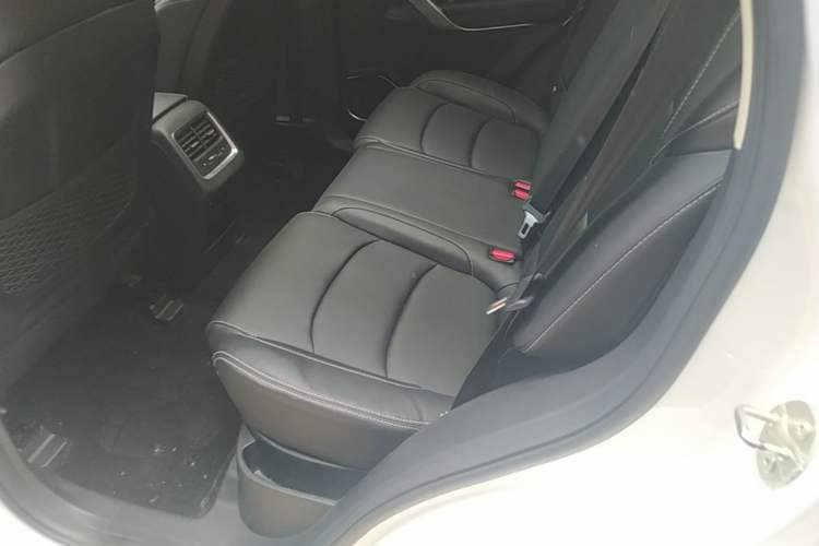Used Geely Auto Emgrand X7 Sport 2020 1.5TD Automatic Smart Connect PRO Left Rear Seat