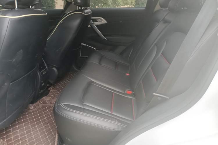 Used Geely Auto Emgrand X7 Sport 2020 1.8TD DCT Two-Wheel Drive Smart Connect 4G-Enabled Version Left Rear Seat