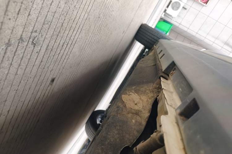 Used Geely Auto Emgrand X7 Sport 2020 1.8TD DCT Two-Wheel Drive Smart Connect 4G-Enabled Version Left Side Sill