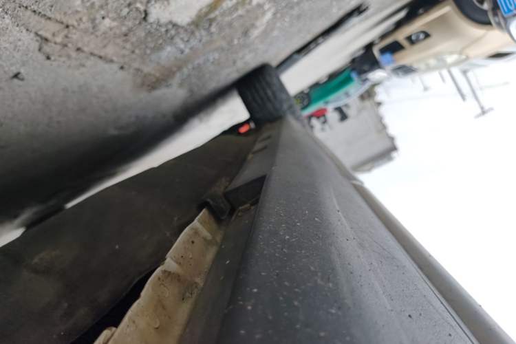 Used Geely Auto Emgrand X7 Sport 2020 1.8TD DCT Two-Wheel Drive Smart Connect 4G-Enabled Version Left Side Sill