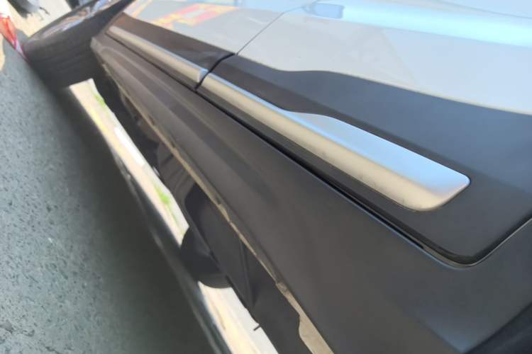 Used Geely Auto Emgrand X7 Sport 2020 1.8TD DCT Smart Connect PRO Left Side Sill