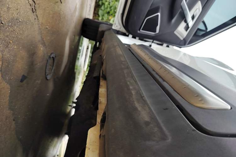 Used Geely Auto Emgrand X7 Sport 2020 1.8TD DCT Two-Wheel Drive Smart Connect 4G-Enabled Version Left Side Sill