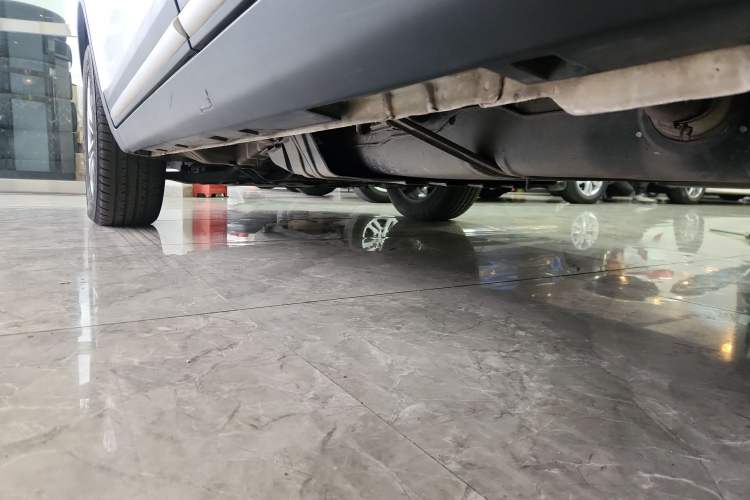 Used Geely Auto Emgrand X7 Sport 2020 1.8TD DCT Two-Wheel Drive Smart Connect 4G-Enabled Version Left Side Sill