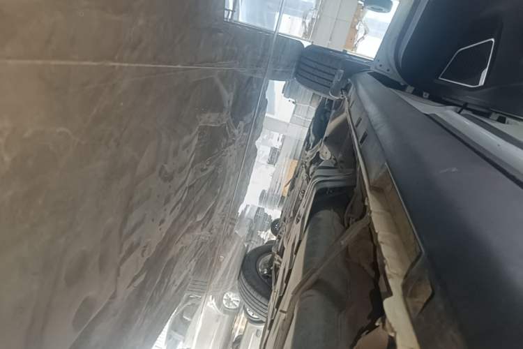 Used Geely Auto Emgrand X7 Sport 2020 1.8TD DCT Two-Wheel Drive Smart Connect 4G-Enabled Version Left Side Sill