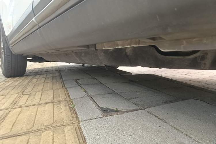 Used Geely Auto Emgrand X7 Sport 2020 1.8TD DCT Two-Wheel Drive Smart Connect 4G-Enabled Version Left Side Sill