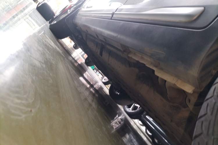 Used Geely Auto Emgrand X7 Sport 2020 1.8TD DCT Two-Wheel Drive Smart Connect 4G-Enabled Version Left Side Sill