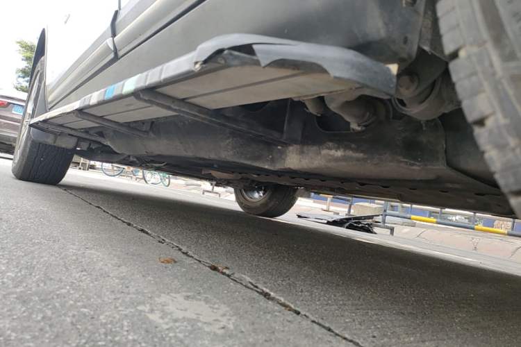 Used Geely Auto Emgrand X7 Sport 2020 1.8TD DCT Two-Wheel Drive Smart Connect 4G-Enabled Version Left Side Sill