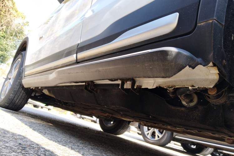 Used Geely Auto Emgrand X7 Sport 2020 1.8TD DCT Two-Wheel Drive Zhiya Model Left Side Sill