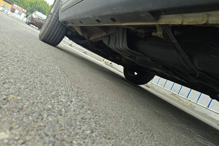 Used Geely Auto Emgrand X7 Sport 2020 1.8TD DCT Two-Wheel Drive Smart Connect 4G-Enabled Version Left Side Sill