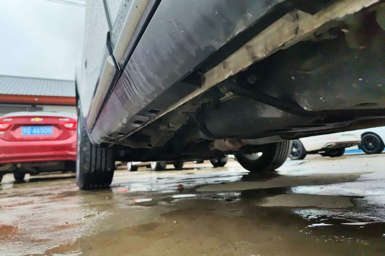 Used Geely Auto Emgrand X7 Sport 2020 1.8TD DCT Two-Wheel Drive Smart Connect 4G-Enabled Version Left Side Sill