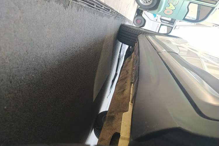 Used Geely Auto Emgrand X7 Sport 2020 1.5TD Automatic Smart Connect PRO Left Side Sill