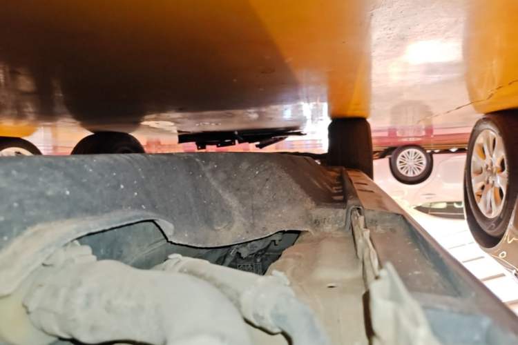 Used Geely Auto Emgrand X7 Sport 2020 1.8TD DCT Two-Wheel Drive Smart Connect 4G-Enabled Version Left Side Sill