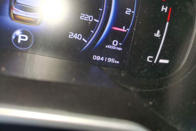 Used Geely Auto Emgrand X7 Sport 2020 1.8TD DCT Two-Wheel Drive Smart Connect 4G-Enabled Version Odometer Close Up