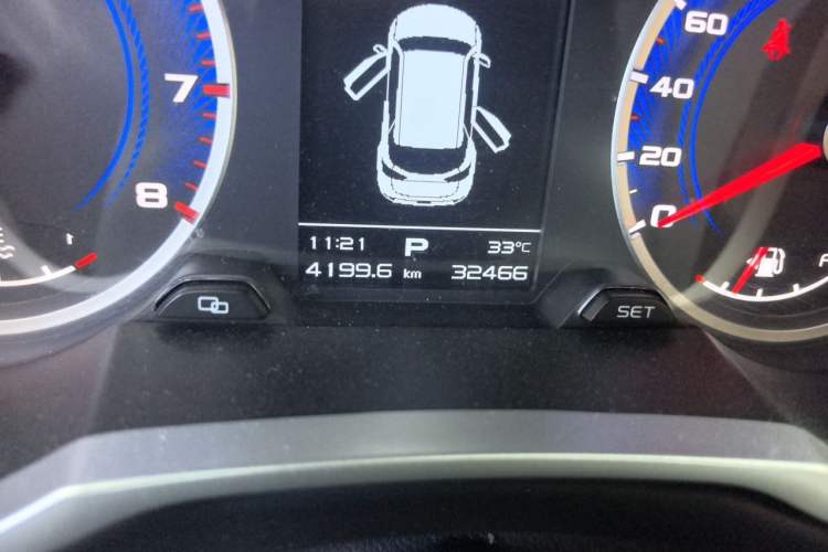 Used Geely Auto Emgrand X7 Sport 2020 1.8TD DCT Two-Wheel Drive Zhiya Model Odometer Close Up