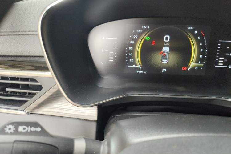 Used Geely Auto Emgrand X7 Sport 2020 1.5TD Automatic Smart Connect PRO Odometer Close Up