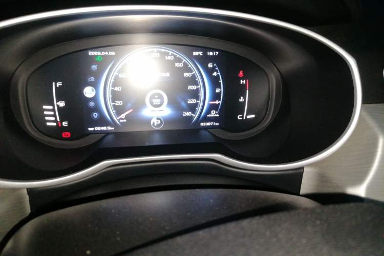 Used Geely Auto Emgrand X7 Sport 2020 1.8TD DCT Two-Wheel Drive Smart Connect 4G-Enabled Version Odometer Close Up