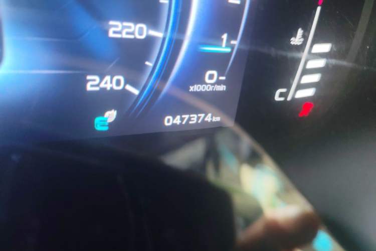 Used Geely Auto Emgrand X7 Sport 2020 1.8TD DCT Two-Wheel Drive Smart Connect 4G-Enabled Version Odometer Close Up
