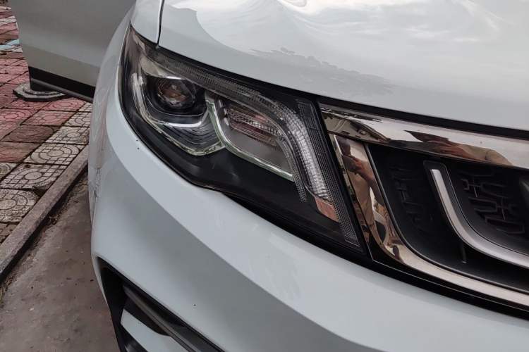 Used Geely Auto Emgrand X7 Sport 2020 1.8TD DCT Two-Wheel Drive Smart Connect 4G-Enabled Version Right Front Headlight