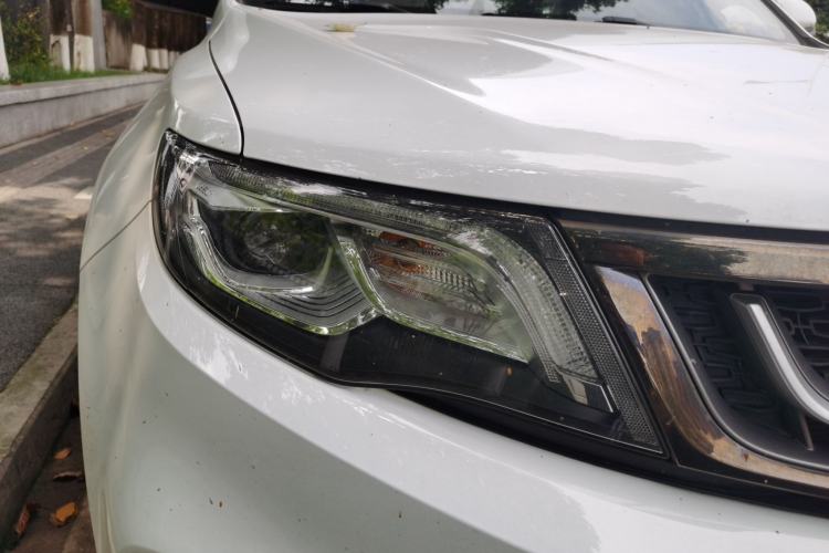 Used Geely Auto Emgrand X7 Sport 2020 1.8TD DCT Two-Wheel Drive Smart Connect 4G-Enabled Version Right Front Headlight