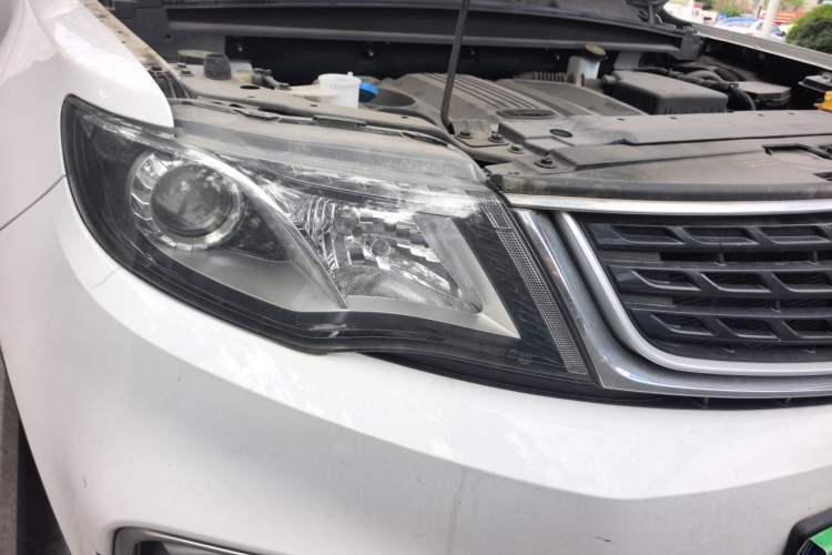 Used Geely Auto Emgrand X7 Sport 2020 1.8TD DCT Two-Wheel Drive Zhiya Model Right Front Headlight