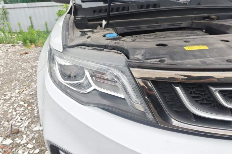 Used Geely Auto Emgrand X7 Sport 2020 1.8TD DCT Two-Wheel Drive Smart Connect 4G-Enabled Version Right Front Headlight