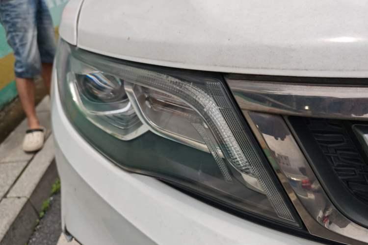 Used Geely Auto Emgrand X7 Sport 2020 1.8TD DCT Two-Wheel Drive Smart Connect 4G-Enabled Version Right Front Headlight