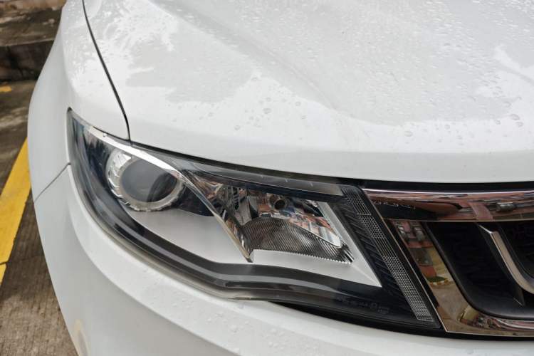 Used Geely Auto Emgrand X7 Sport 2020 1.8TD DCT Two-Wheel Drive Zhiya Model Right Front Headlight