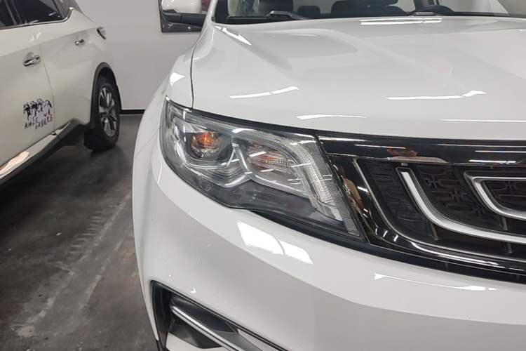 Used Geely Auto Emgrand X7 Sport 2020 1.8TD DCT Two-Wheel Drive Smart Connect 4G-Enabled Version Right Front Headlight