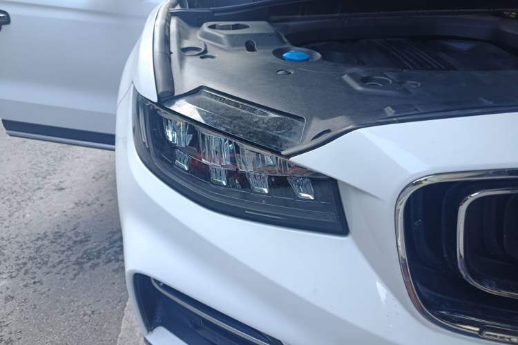 Used Geely Auto Emgrand X7 Sport 2020 1.8TD DCT ZhiZun PRO Right Front Headlight
