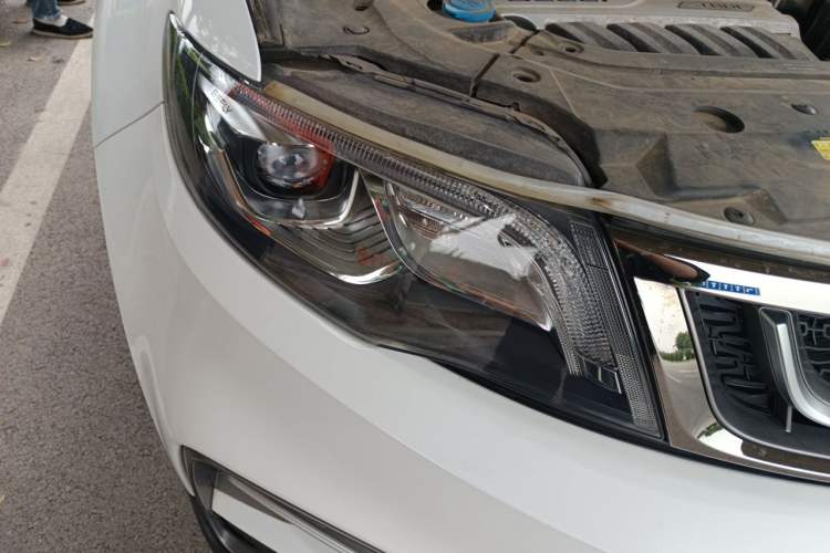 Used Geely Auto Emgrand X7 Sport 2020 1.8TD DCT Two-Wheel Drive Smart Connect 4G-Enabled Version Right Front Headlight