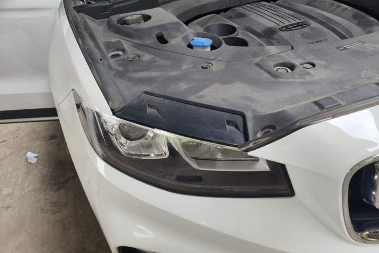 Used Geely Auto Emgrand X7 Sport 2020 1.5TD Automatic Smart Connect PRO Right Front Headlight
